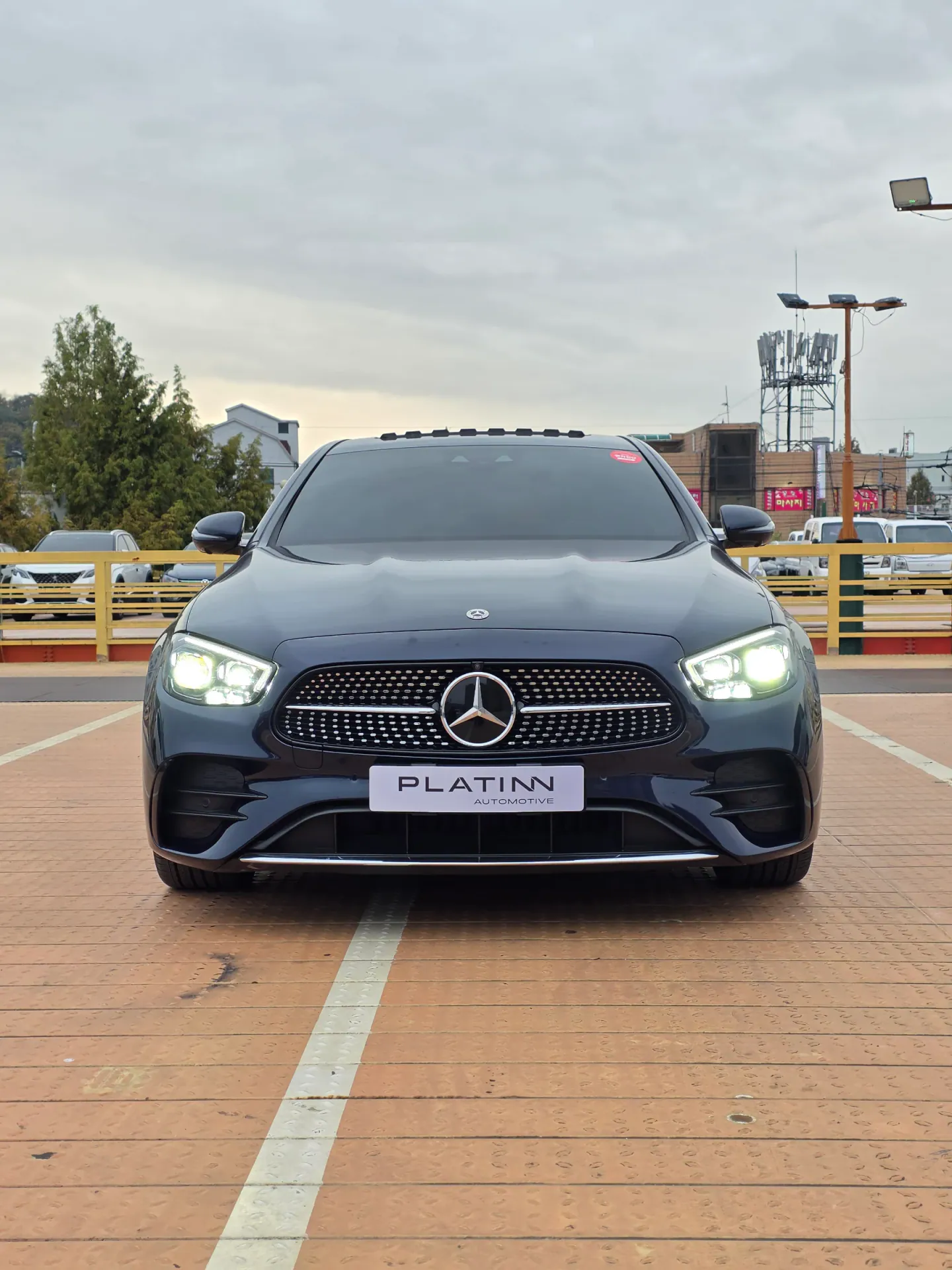 Mercedes-Benz E-Class W213 E220d 4Matic AMG Line — fotografia 1 nga 19