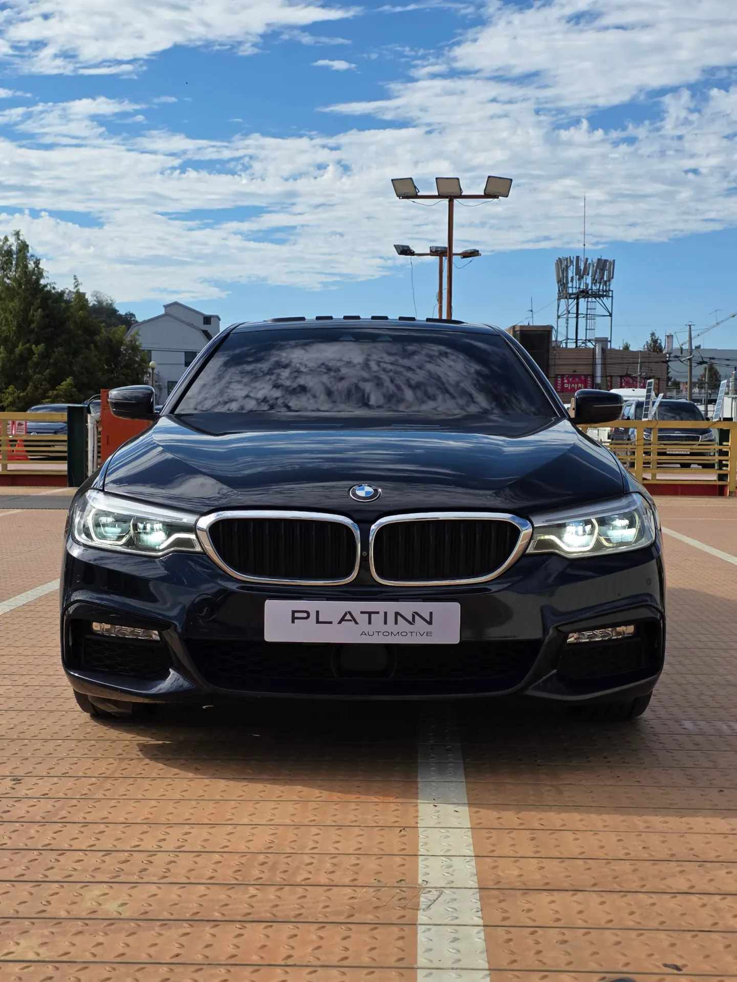 BMW 520d (G30) M Sport xDrive — fotografia 1 nga 20
